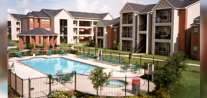 Image of the pool at Privateer Place
