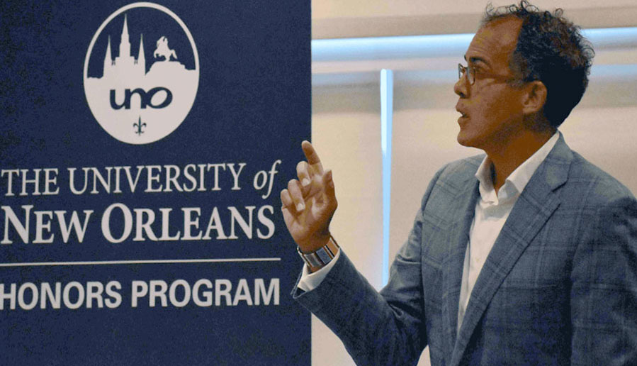 James Forman Jr. speaking at a UNO Honors Program lecture.