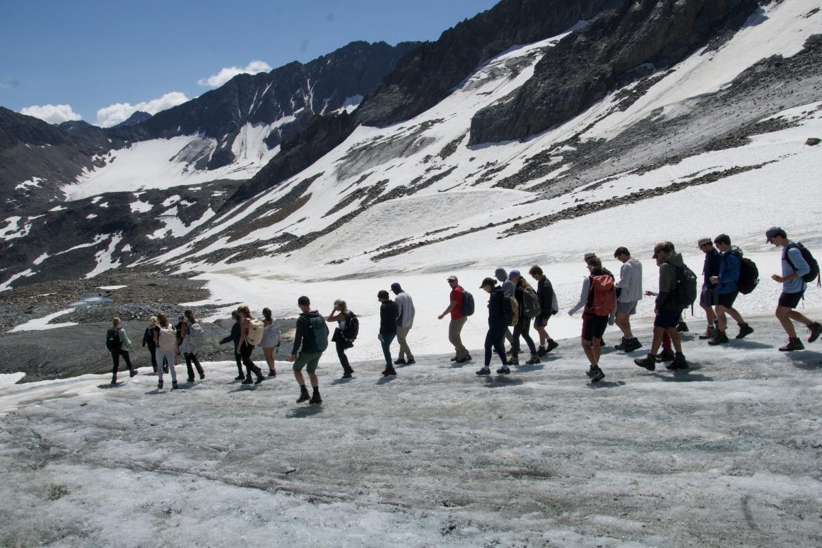 Students at the Stubai Glacier hike.