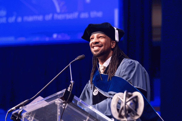 Alumnus Jericho Brown delivered the keynote commencement address to fall undergraduates on Friday, Dec. 10. Brown, who earned an MFA in creative writing from UNO, was awarded the 2020 Pulitzer Prize in Poetry.