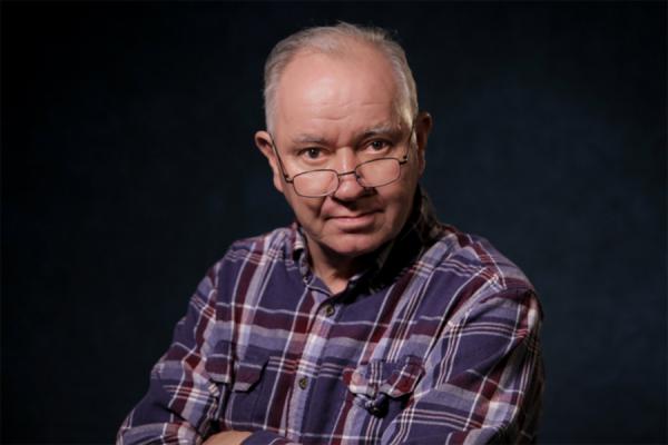 Tony French was the New Orleans Theatre Association Endowed Professor in Theatre and Costume Design at UNO.