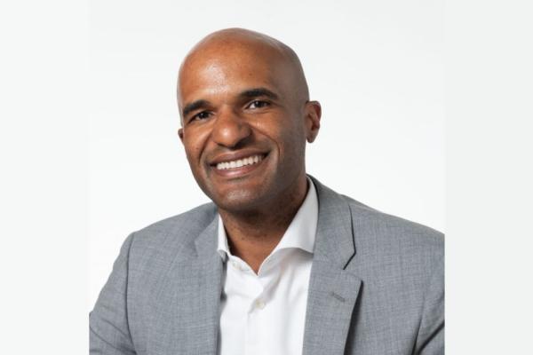 Headshot of alumnus Kyle Griffith